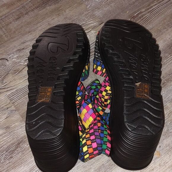 Women's Bernie Mev Fame Slip-On Platform Wedges Sz 7 ( 38) - Picture 7 of 7